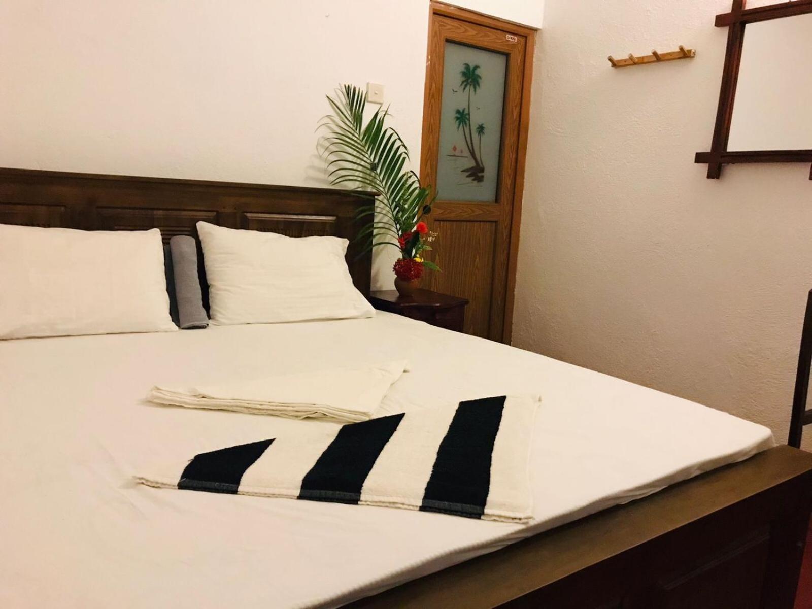 Lion Paradise Surf Beach Matara Ngoại thất bức ảnh